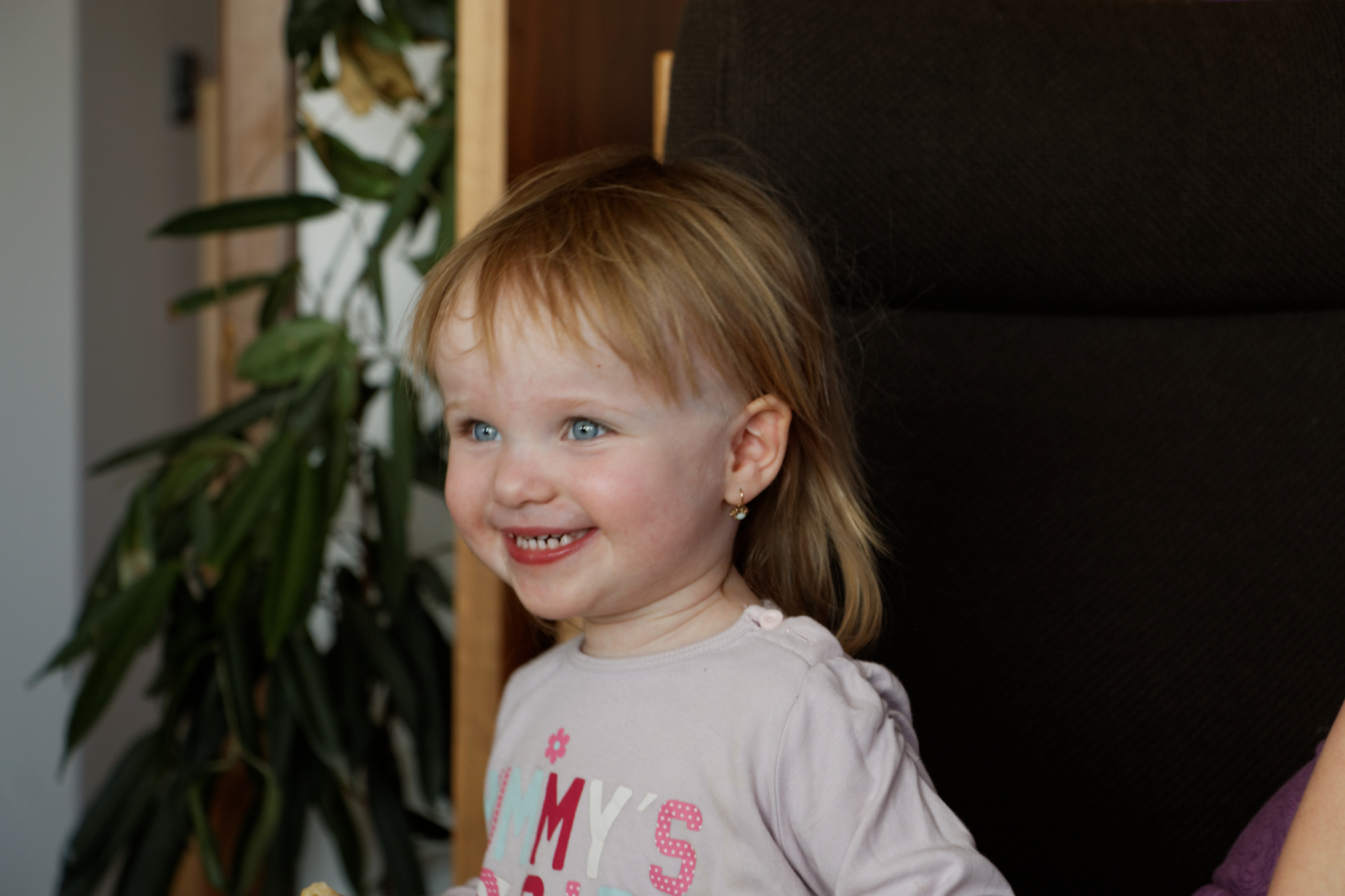 Album image copied from https://lh3.googleusercontent.com/-xv6y6uD8kmU/VRcickFbGOI/AAAAAAAAfhs/Y7I-QnUIBAMpduCjK9Zu6hvdtFl992zvwCLABGAYYCw/s0-U-I/IMG_1216_DxO_web.jpg