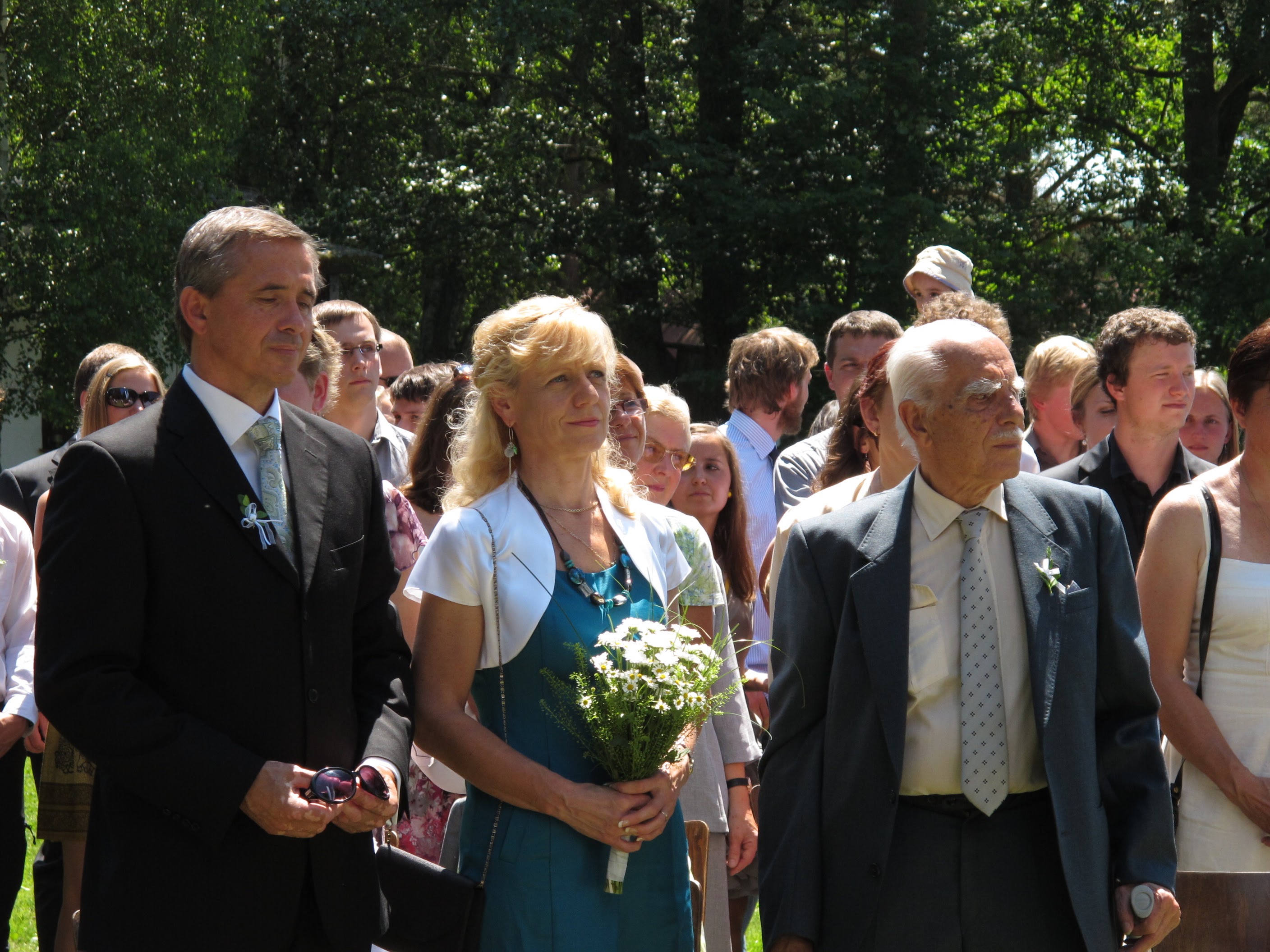 Album image copied from https://lh3.googleusercontent.com/-aSI4E_9GWqY/WCCOdpqSHxI/AAAAAAAC4uA/yidsf4d7k00n5GF4DECNwshx0_USZyf7wCLABGAYYCw/s0-U-I/IMG_1980.JPG