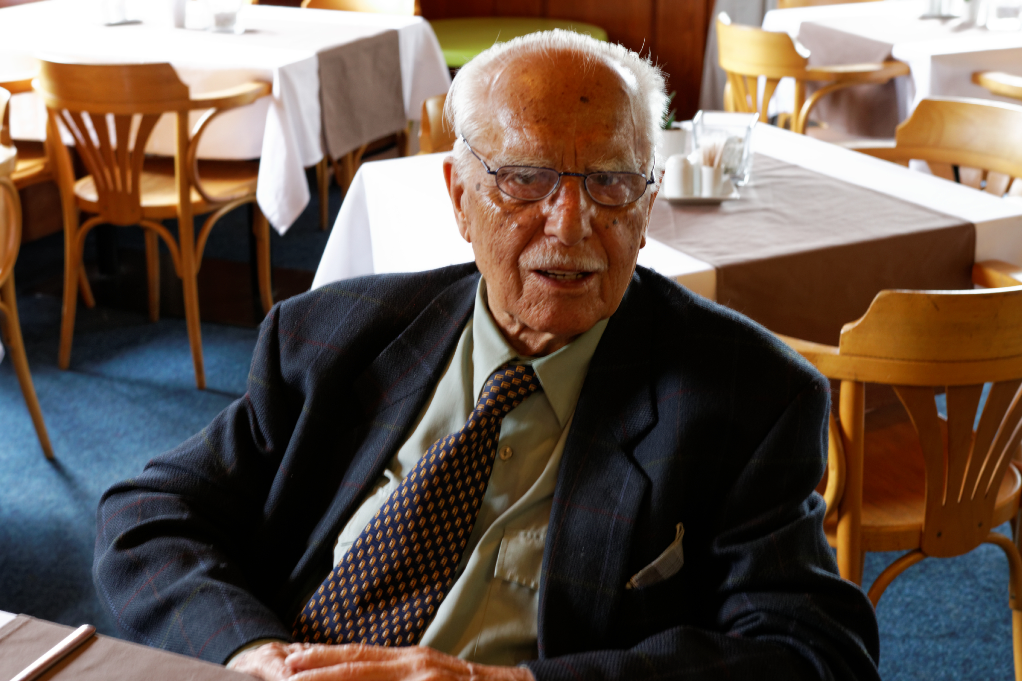 Album image copied from https://lh3.googleusercontent.com/-F6kLNZN-PZE/VT6OfxIMHaI/AAAAAAAC4tw/utcFUo1PKAwxyuymxw94reDL11C8j59ngCLABGAYYCw/s0-U-I/IMG_2133_DxO_web.jpg