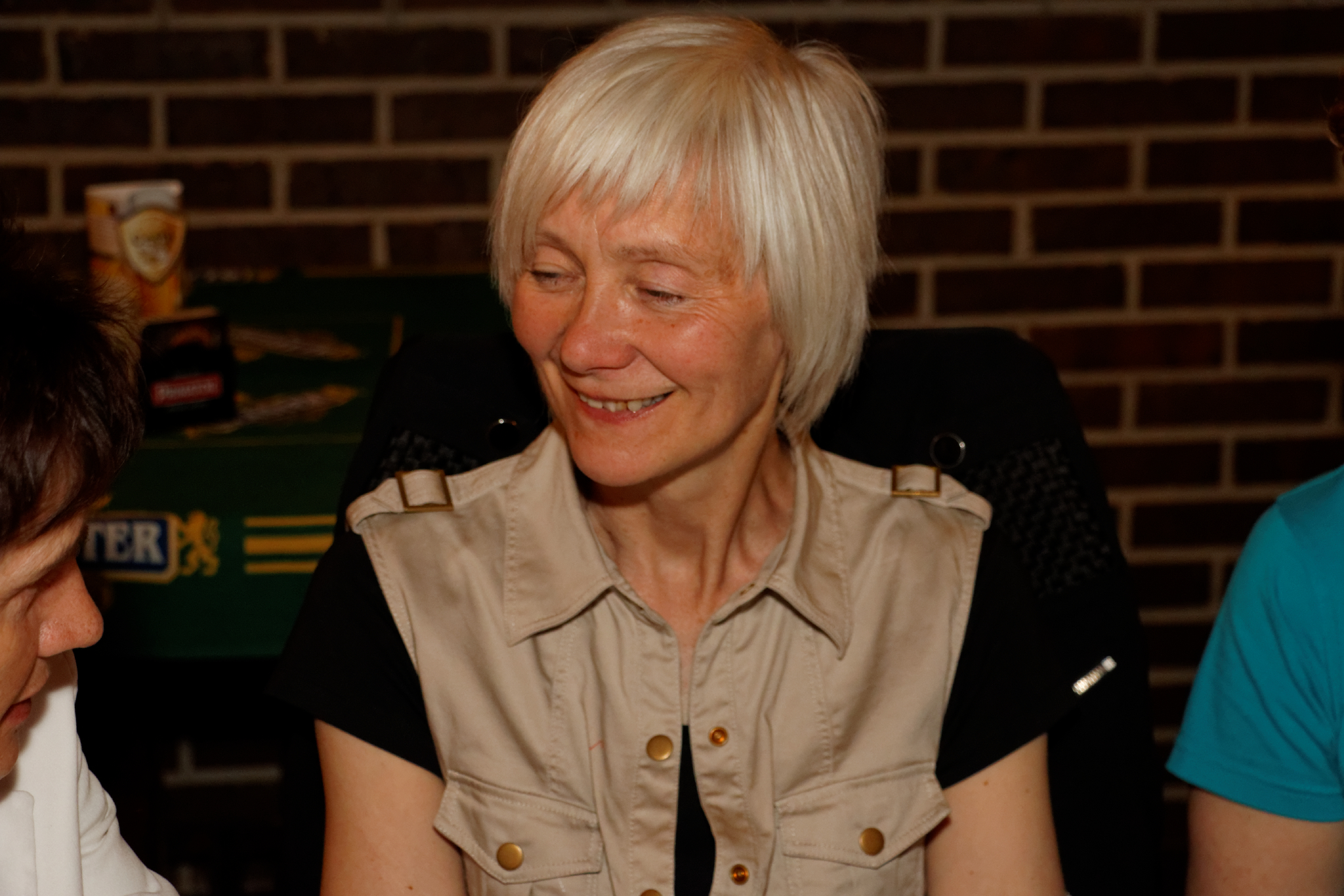 Album image copied from https://lh3.googleusercontent.com/-sJtDT-qpGOo/VVm8uFQ_0LI/AAAAAAAC3JQ/zLx_PyTkXJUTdHRY5LwxKCANMu-uwmKJQCLABGAYYCw/s0-U-I/IMG_2690_DxO_web.jpg