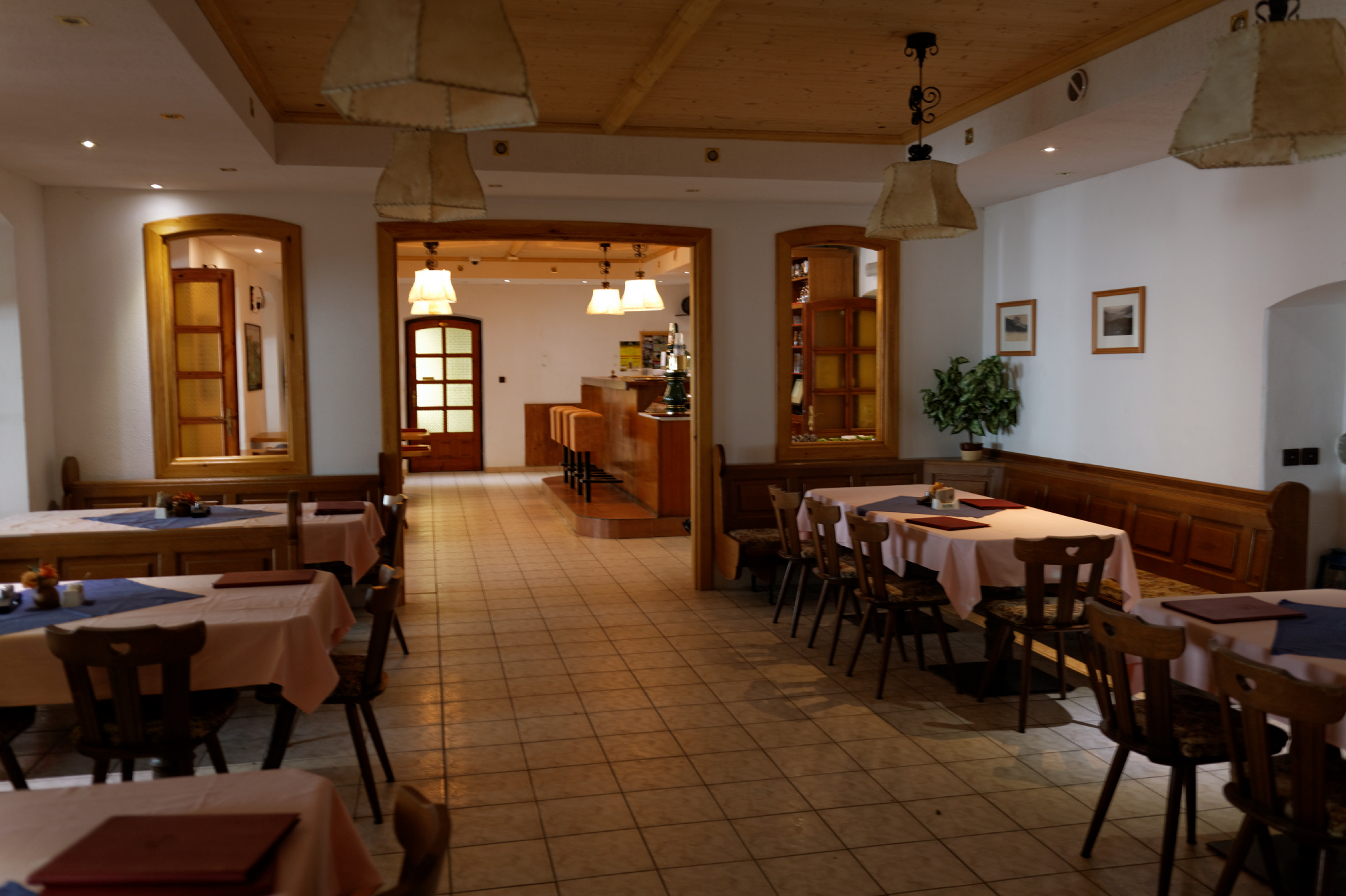 Album image copied from https://lh3.googleusercontent.com/-m4FMG9YtKZQ/VW4o8AY65HI/AAAAAAAAlB4/zUqlxsKOC7ogiUZ7HX3n-Dh6Tju-mBqvACLABGAYYCw/s0-U-I/IMG_2889_DxO_web.jpg