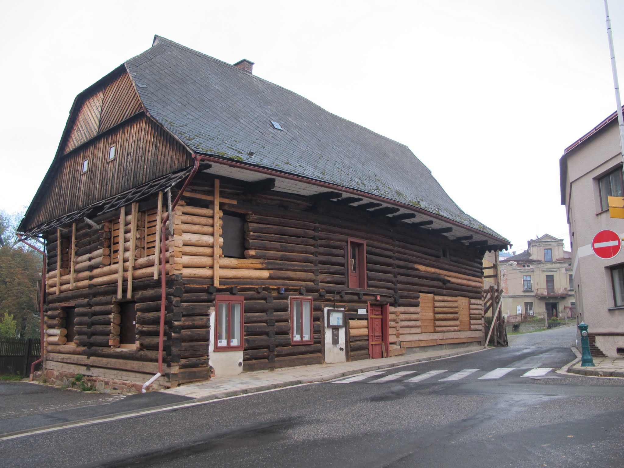 Album image copied from https://lh3.googleusercontent.com/-qnZPbT5JNe8/UIQ6_o0D9eI/AAAAAAACTfo/s4gEQRKIek4zNwp1r_4G7-NzjcrdmjkxgCLABGAYYCw/s0-U-I/IMG_3343.JPG