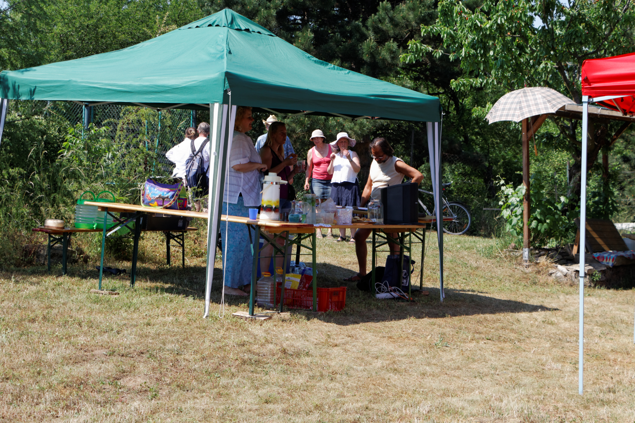 Album image copied from https://lh3.googleusercontent.com/-KmAR8w-hyw4/VXlGLw7TM7I/AAAAAAACHxo/OoJT67pOLg0xMIs6vv6Uf3od6fLc5zFYACLABGAYYCw/s0-U-I/IMG_3394_DxO_web.jpg