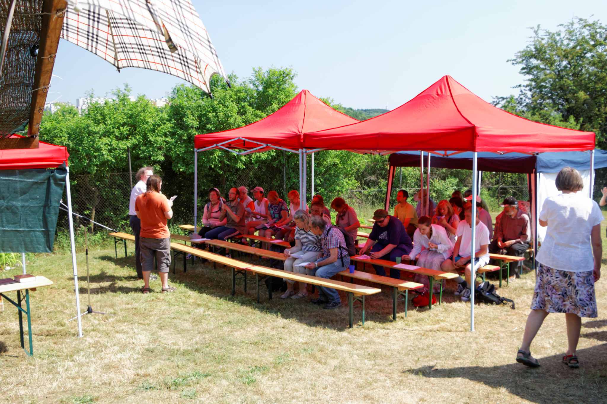 Album image copied from https://lh3.googleusercontent.com/-nmDe6nbEJOg/VXlG8t16TkI/AAAAAAACHxo/N7r28Am4fEsBau7WxfflIgkvQutZjJ_ZQCLABGAYYCw/s0-U-I/IMG_3402_DxO_web.jpg