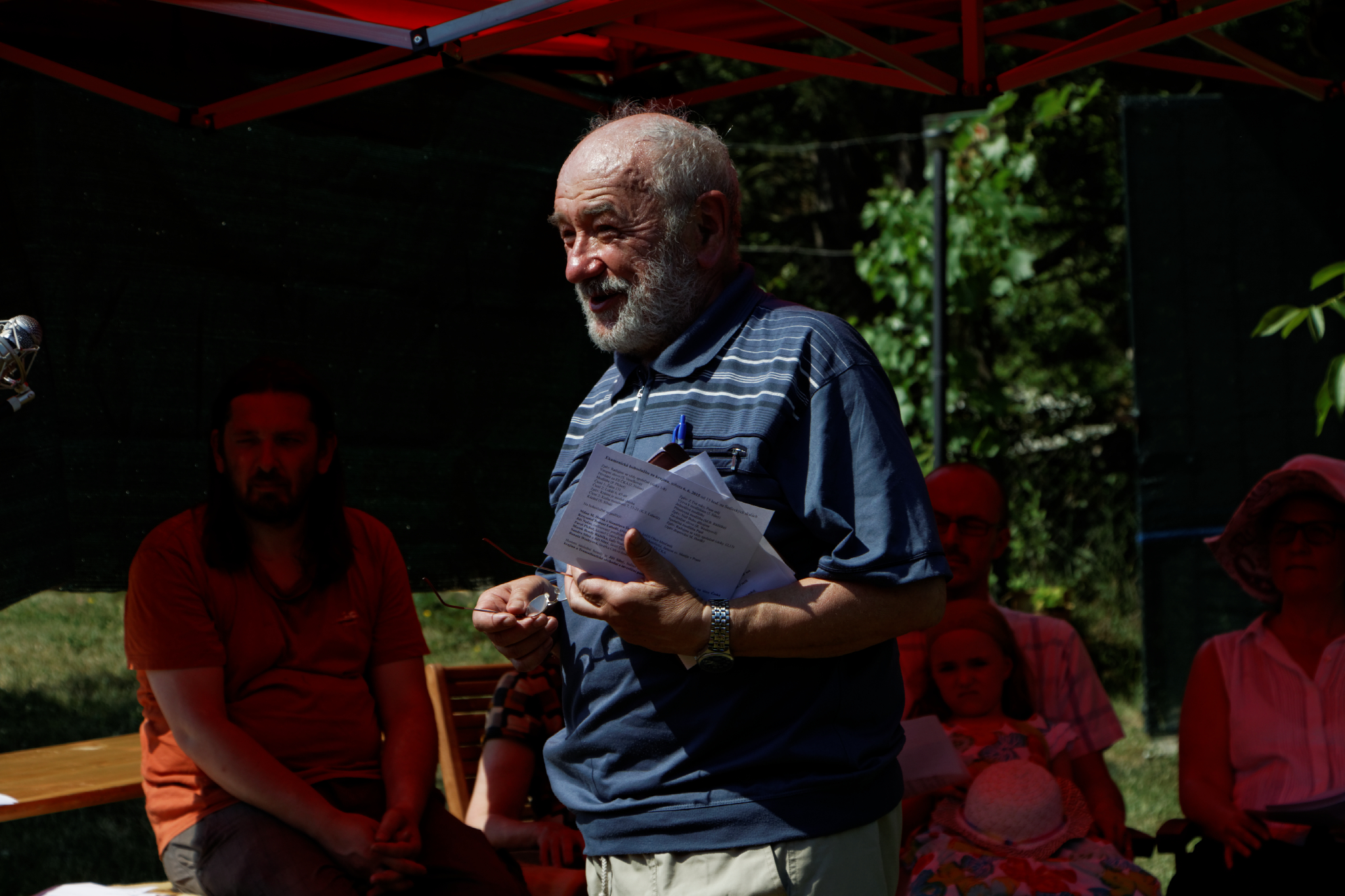 Album image copied from https://lh3.googleusercontent.com/-L-eTxBoDrXQ/VXlHZdryXdI/AAAAAAACHxo/NAuVJOurqkYSMc_DrBHQZUKWxXPrX8eGgCLABGAYYCw/s0-U-I/IMG_3408_DxO_web.jpg