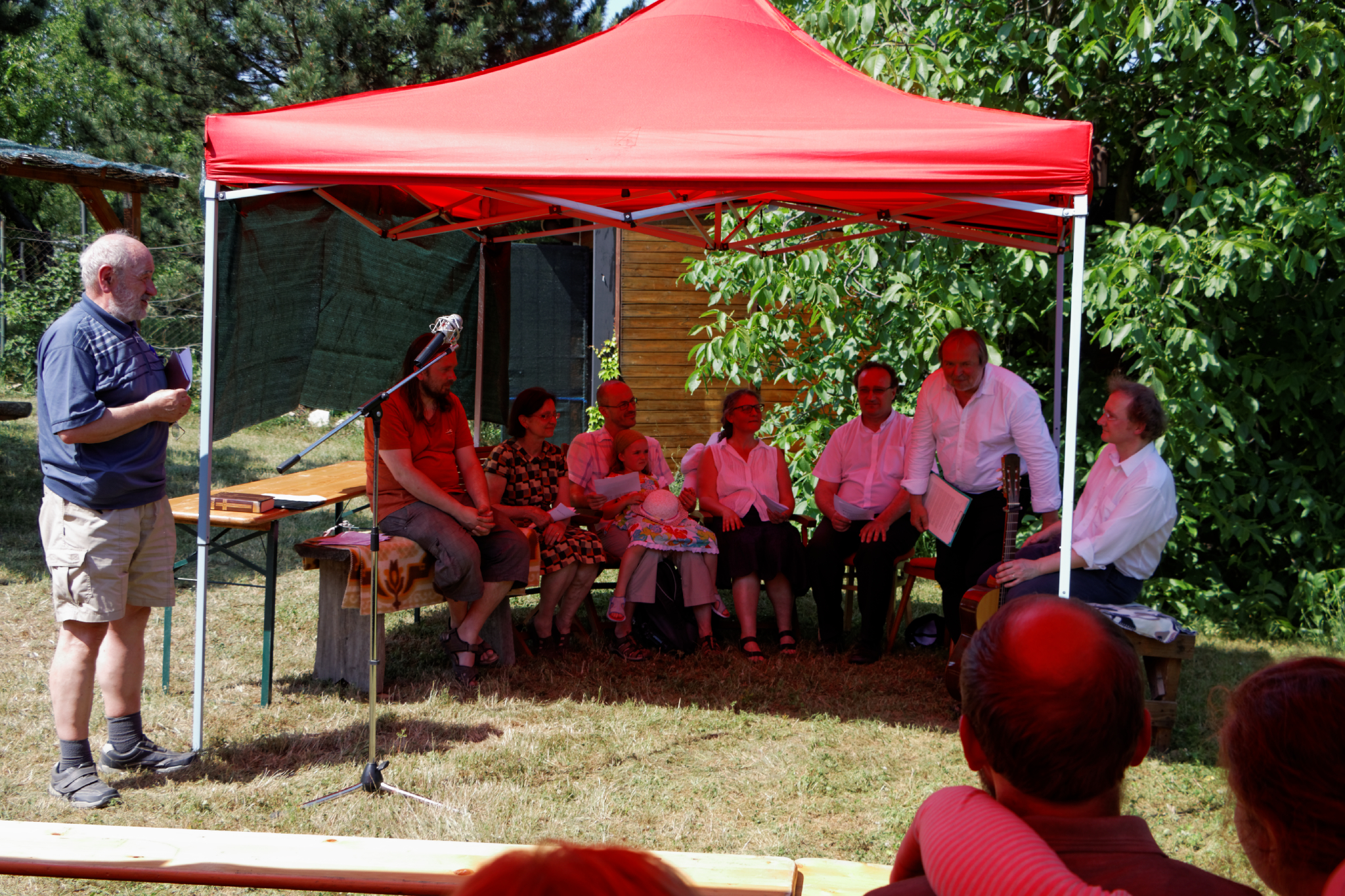 Album image copied from https://lh3.googleusercontent.com/-DCEvSTDCreg/VXlHlB5AvuI/AAAAAAACHxo/EKg8FwEAoLwF8M6iuaM_f3nk2y5p9zT7QCLABGAYYCw/s0-U-I/IMG_3410_DxO_web.jpg