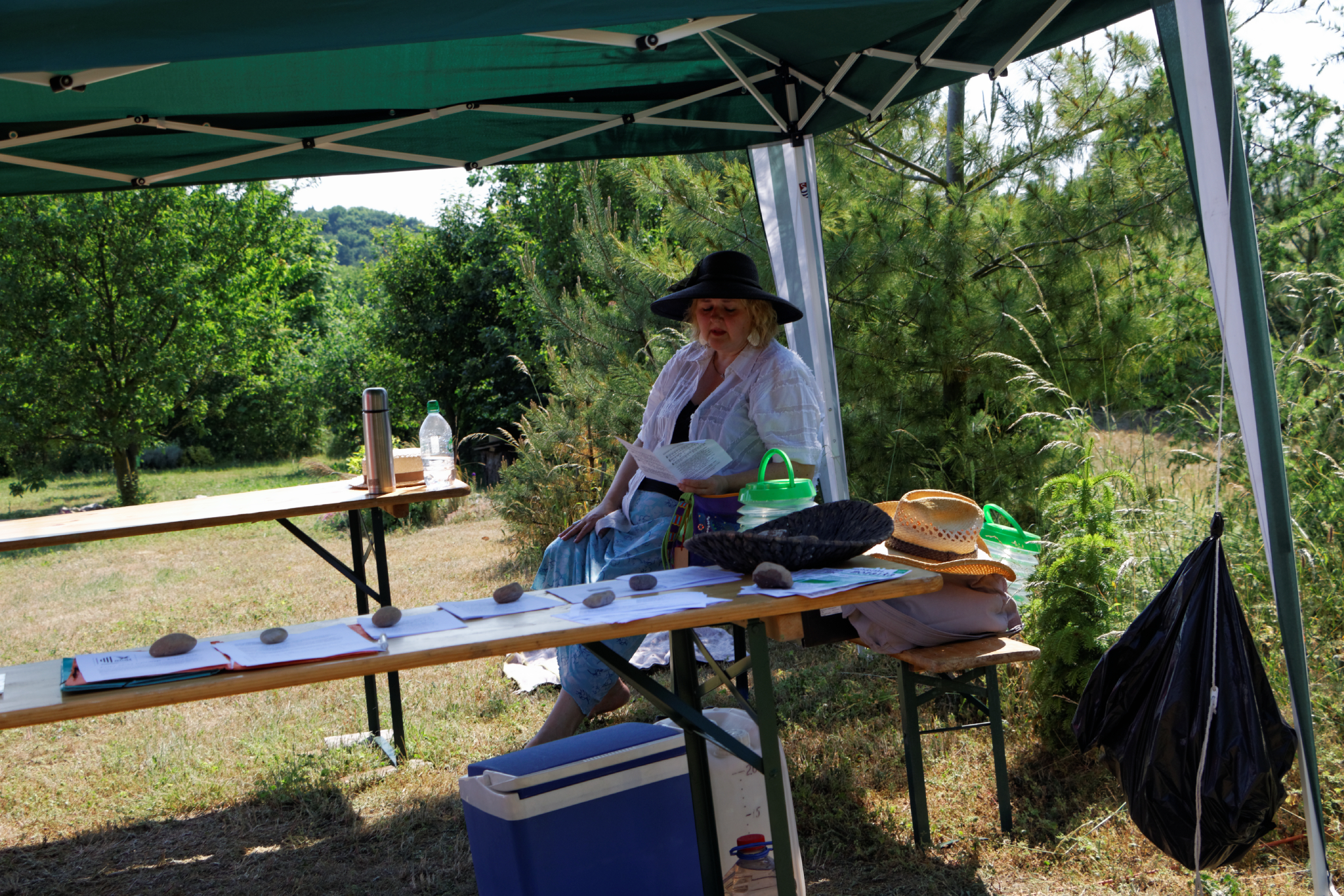 Album image copied from https://lh3.googleusercontent.com/-fKqeva2gGfI/VXlIMc7C3KI/AAAAAAAC3JA/hR3iYd3HA7cFRxqp2add_MmfGnay-xXkACLABGAYYCw/s0-U-I/IMG_3417_DxO_web.jpg