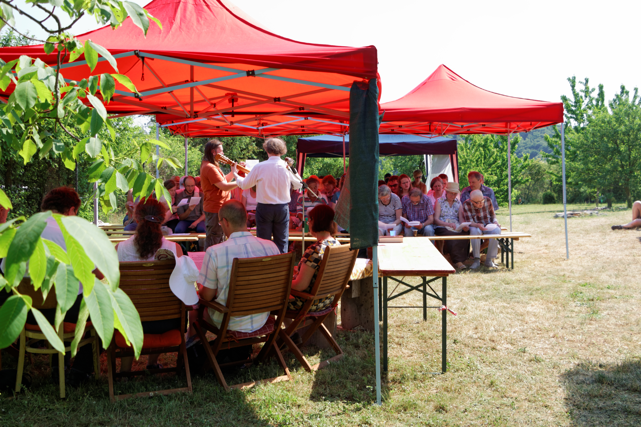 Album image copied from https://lh3.googleusercontent.com/-mrwPEfrAzPw/VXlIYlxAJjI/AAAAAAAC3JA/az0HwEW200IRL3K3bXj3RWW4TWQMwhctwCLABGAYYCw/s0-U-I/IMG_3419_DxO_web.jpg