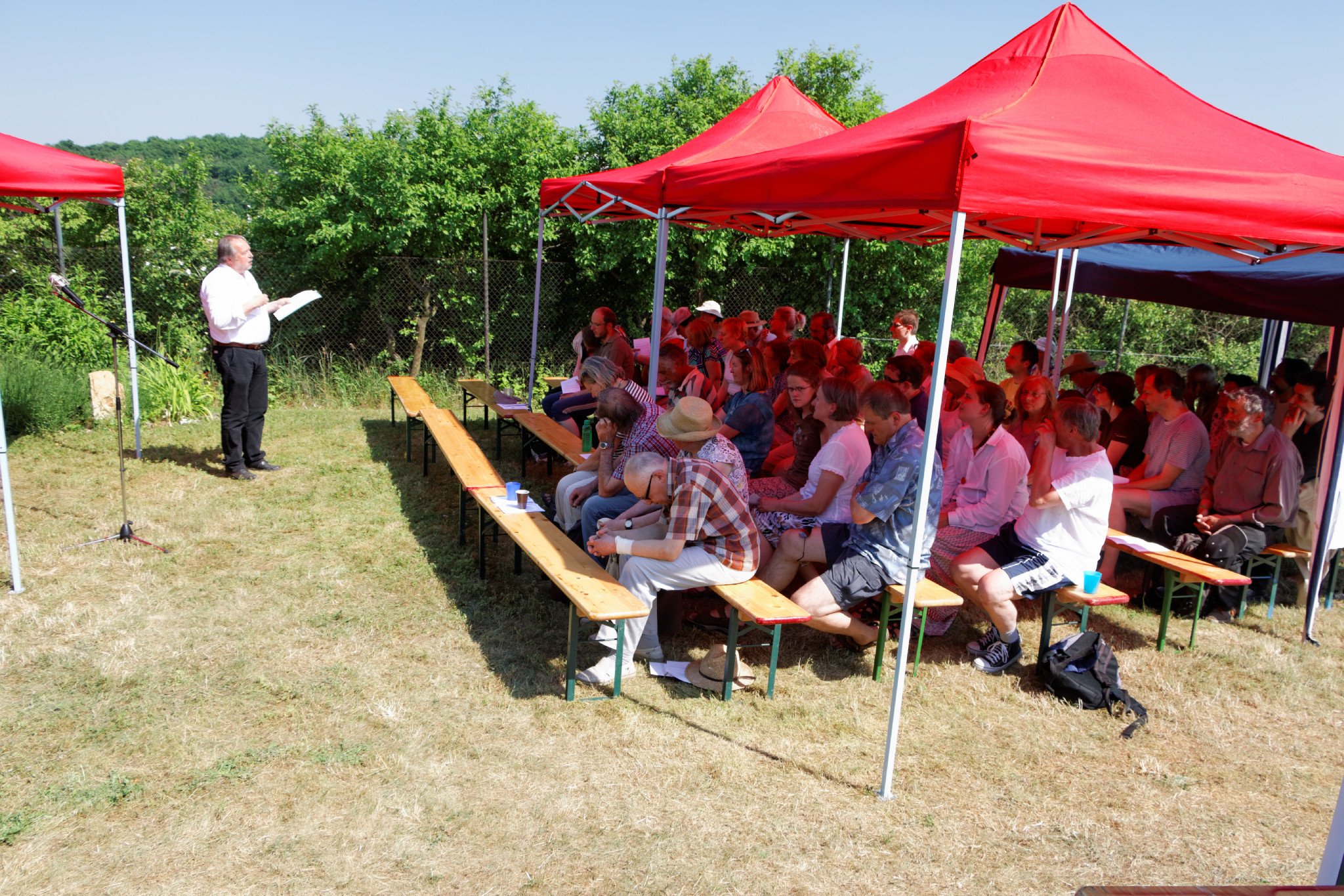 Album image copied from https://lh3.googleusercontent.com/-gjvy9d0WpCA/VXlJDyQralI/AAAAAAAC3I8/XBXTlWeWjAcJiv0w2kOD8Q-zzicy1YOOwCLABGAYYCw/s0-U-I/IMG_3427_DxO_web.jpg