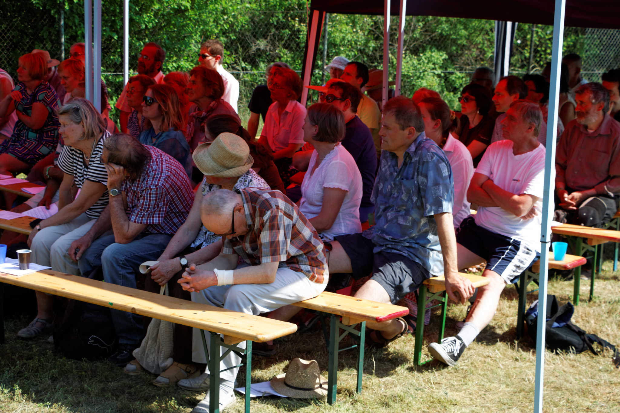 Album image copied from https://lh3.googleusercontent.com/-Olo0pv1R7Zo/VXlJLaP9VUI/AAAAAAAC3I8/azGRKEGj-n8Fy4SbwDIbzNg45VxszU68wCLABGAYYCw/s0-U-I/IMG_3428_DxO_web.jpg