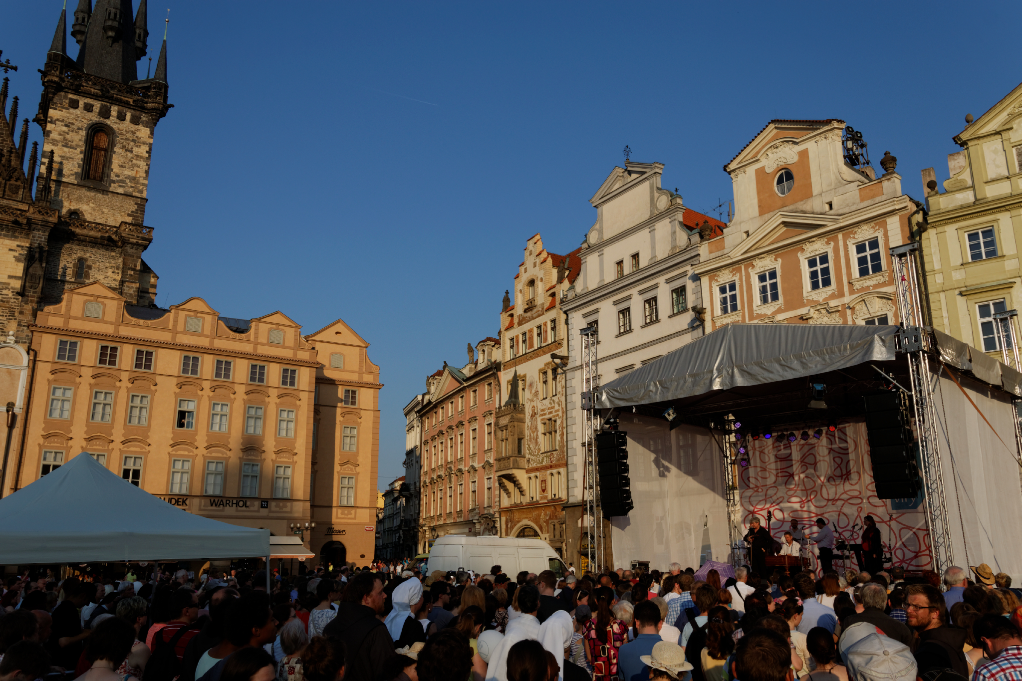 Album image copied from https://lh3.googleusercontent.com/-mGmb_NJJLYw/VXmZBXUln8I/AAAAAAAAyTs/7U-jFxf1u4Q6z4sY6PwlwirH6XpHfwCzgCLABGAYYCw/s0-U-I/IMG_3462_DxO_web.jpg