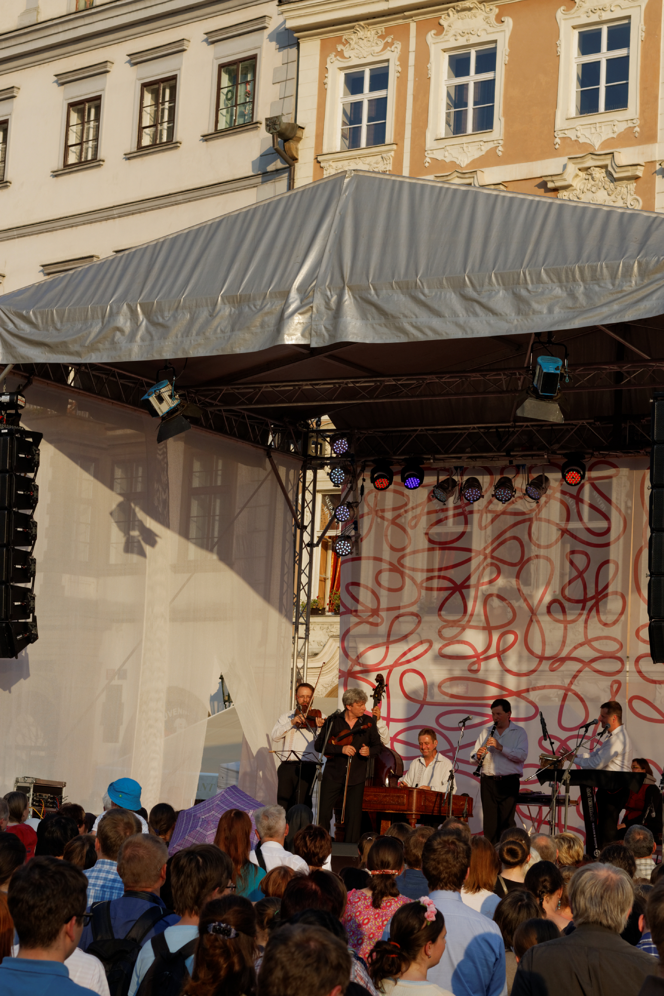 Album image copied from https://lh3.googleusercontent.com/-kvoIjzdDFXc/VXmZNI0Xg7I/AAAAAAAAyT8/wbYb8FuOzmQ_yeZ7t-Wy9O9rgNwHy30EgCLABGAYYCw/s0-U-I/IMG_3466_DxO_web.jpg