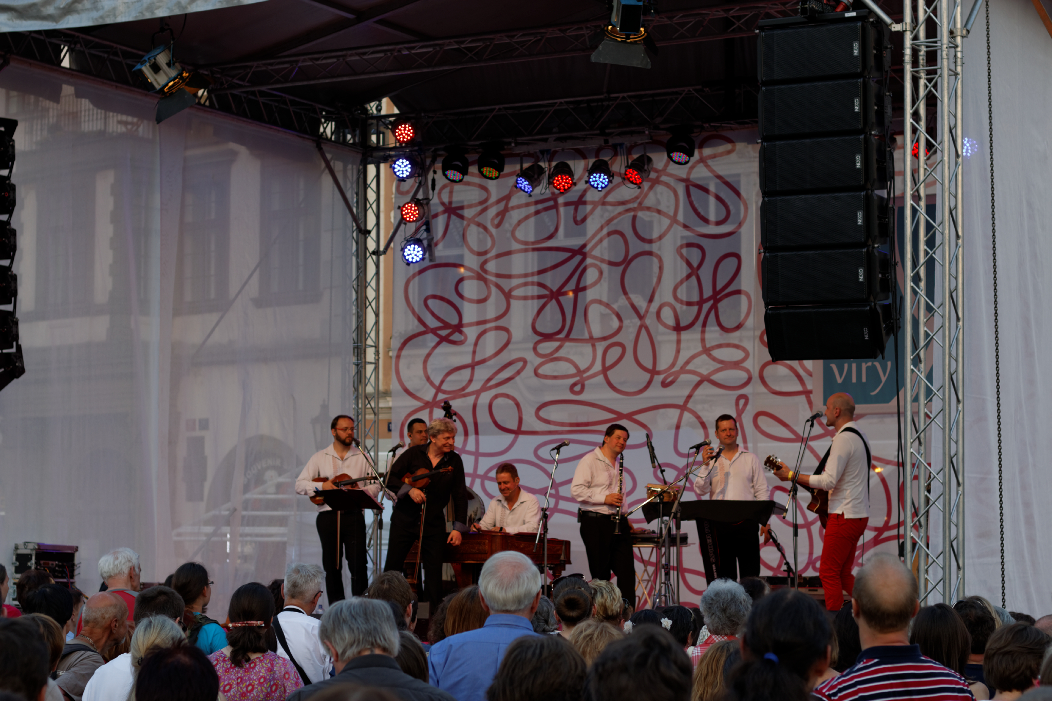 Album image copied from https://lh3.googleusercontent.com/-Vrlp17iNB4g/VXmZnD3-ffI/AAAAAAAAyUw/_2MLTLGl20k2jPdySODTURPHSgdN9TGCQCLABGAYYCw/s0-U-I/IMG_3481_DxO_web.jpg