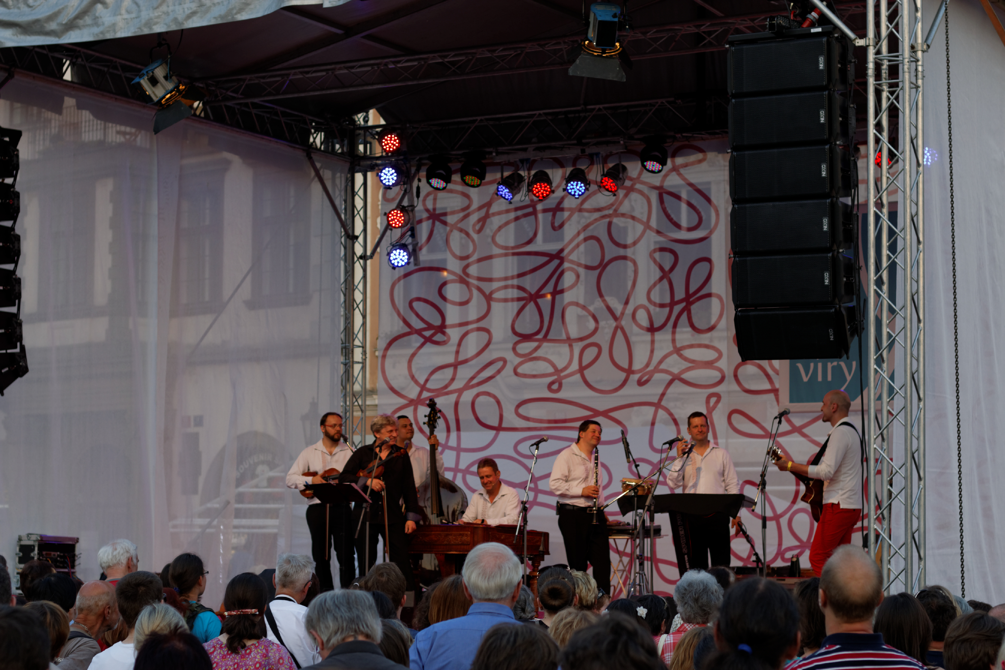 Album image copied from https://lh3.googleusercontent.com/--sjlEubXoCA/VXmZsgNfOdI/AAAAAAAAyU4/eWNB2m5V_r0Htlhqa0LaqhpYvFzgtWi1wCLABGAYYCw/s0-U-I/IMG_3483_DxO_web.jpg