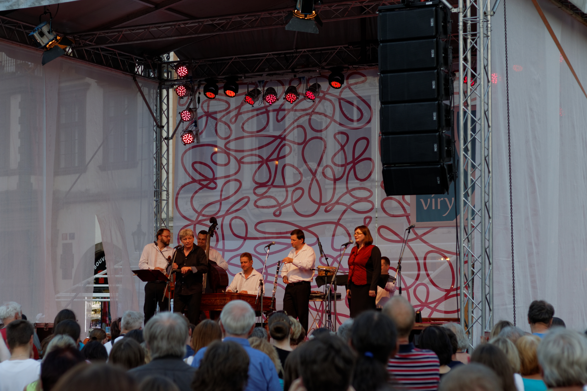 Album image copied from https://lh3.googleusercontent.com/-QvmQCnDPm5k/VXmZ5kRb81I/AAAAAAAAyVQ/xp3Jv7NIEgw7P12DCgLDoNZgQzUwTgwvACLABGAYYCw/s0-U-I/IMG_3491_DxO_web.jpg