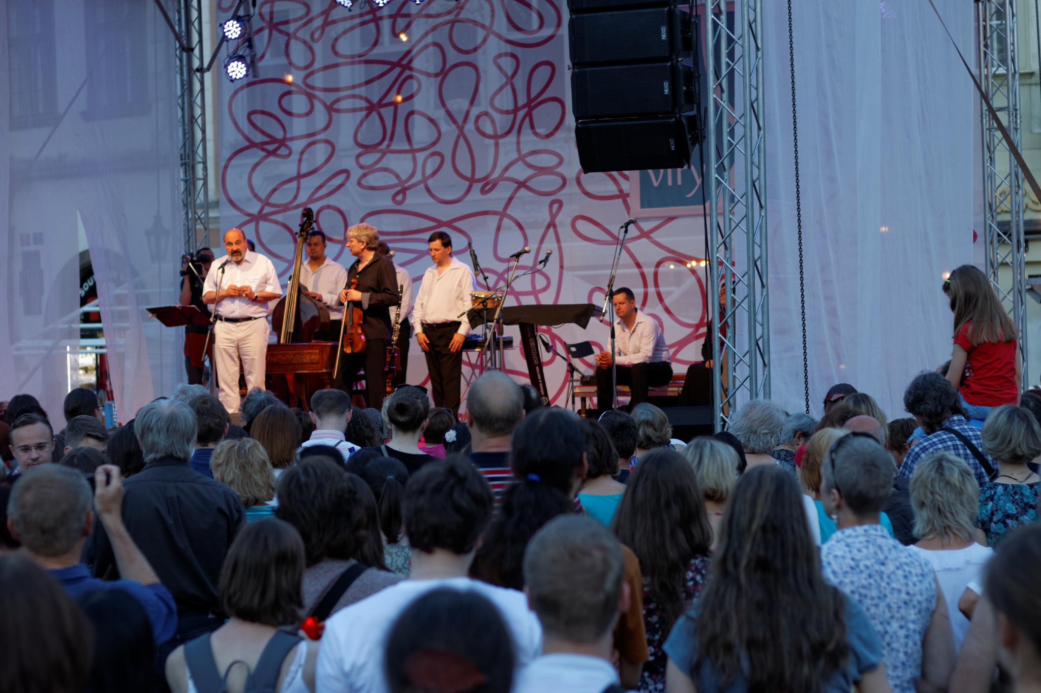 Album image copied from https://lh3.googleusercontent.com/-AXOEEBc7ekE/VXmaL0qNrdI/AAAAAAAAyVw/mJ4NPXgsc_4mh3KxUNj_TyMP06n89gBewCLABGAYYCw/s0-U-I/IMG_3502_DxO_web.jpg