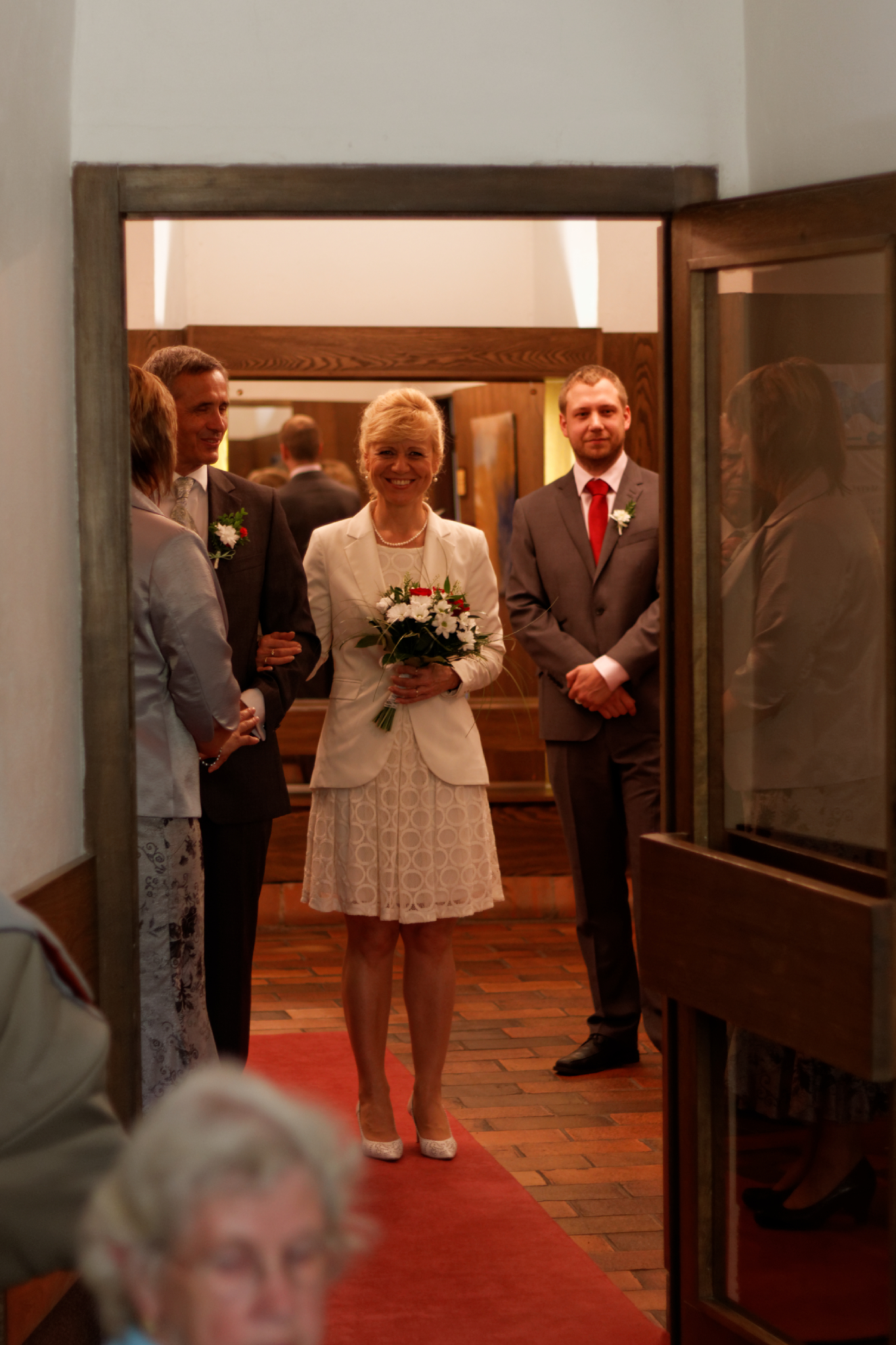 Album image copied from https://lh3.googleusercontent.com/-JZ3DZnfPP-I/VXzmWTdvBhI/AAAAAAAC4tk/yR4qYJixOqEaCEkoliGY9_ht-72Sgs6XQCLABGAYYCw/s0-U-I/IMG_3697_DxO_web.jpg