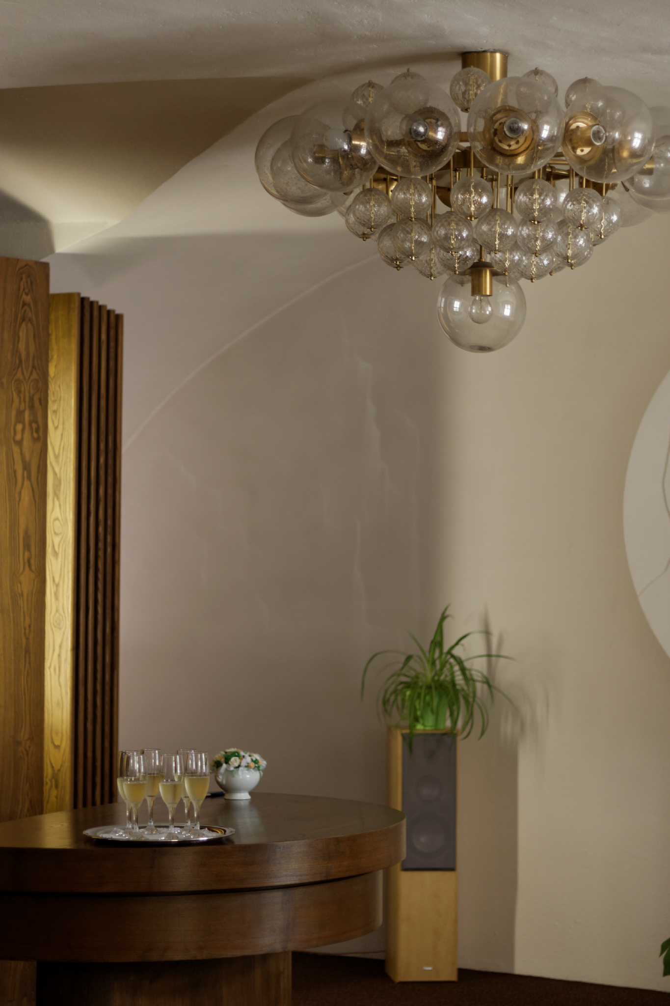 Album image copied from https://lh3.googleusercontent.com/-RyrraEeNKS4/VXzmZqcX6OI/AAAAAAAC4tk/sQ81zBPduWQbKug5fNBNBTxb_A0kJxyNwCLABGAYYCw/s0-U-I/IMG_3698_DxO_web.jpg