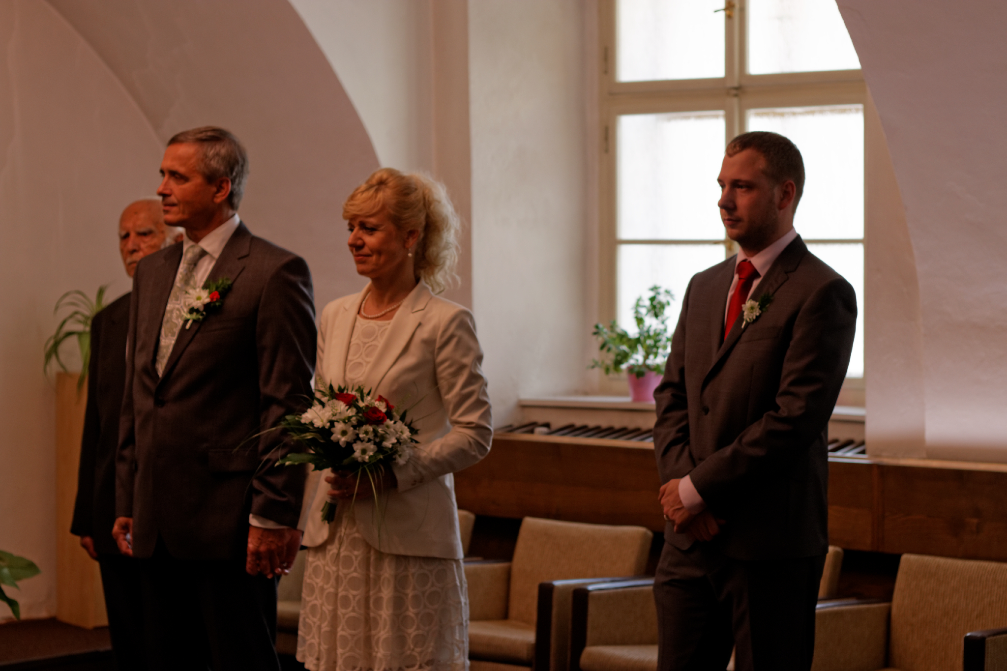 Album image copied from https://lh3.googleusercontent.com/-LsSmPqbtfYU/VXzmtOKaWuI/AAAAAAAC4tk/XIeK3_pVh-MxINiWZb52EOyQTA809mxywCLABGAYYCw/s0-U-I/IMG_3705_DxO_web.jpg