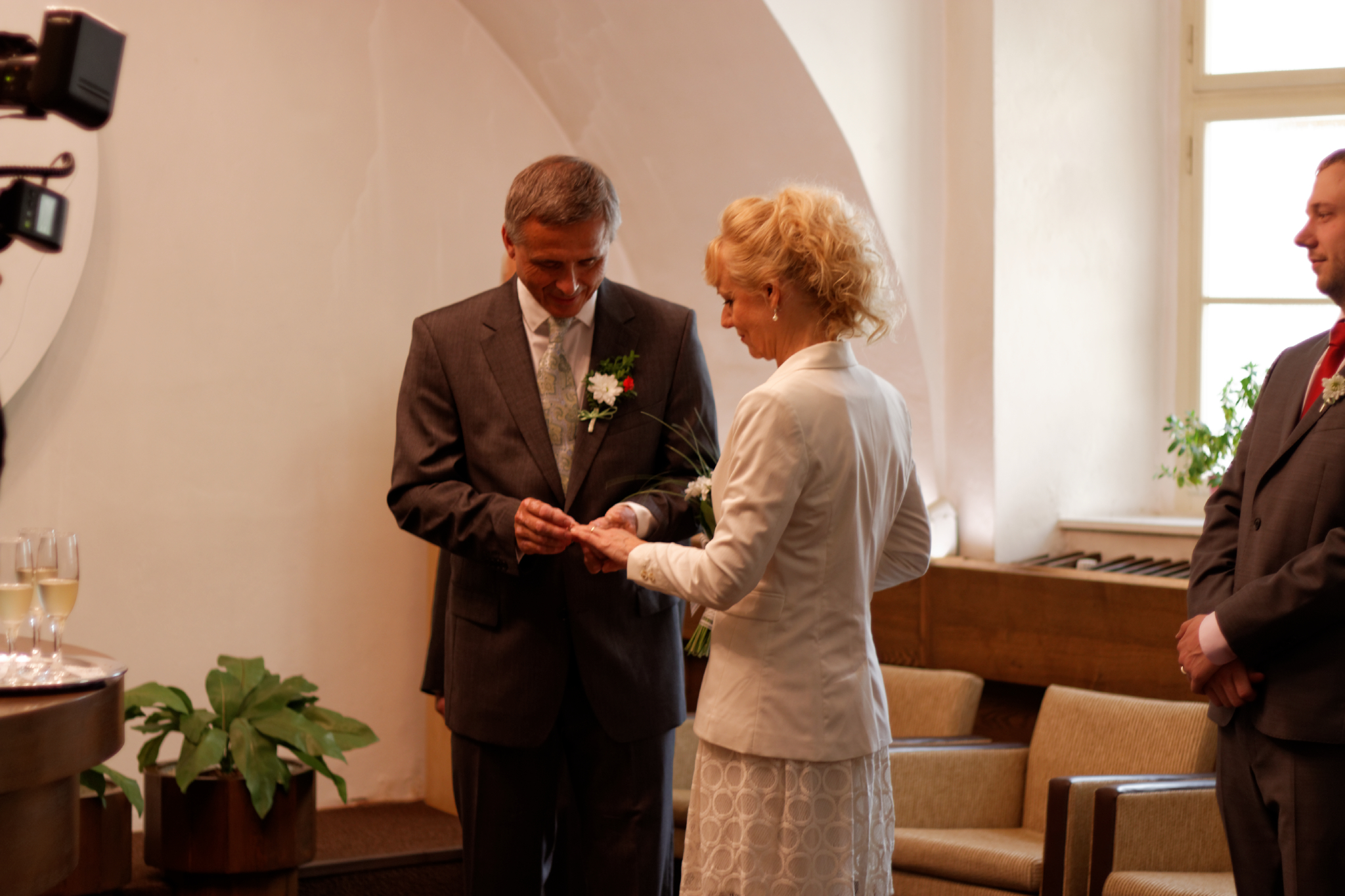 Album image copied from https://lh3.googleusercontent.com/-ARK9e4IqX4Q/VXzm-xIE0VI/AAAAAAAC4tk/m4tnzXQ_IgY1R5H2eNbEAyn2Zkc_A3StwCLABGAYYCw/s0-U-I/IMG_3714_DxO_web.jpg