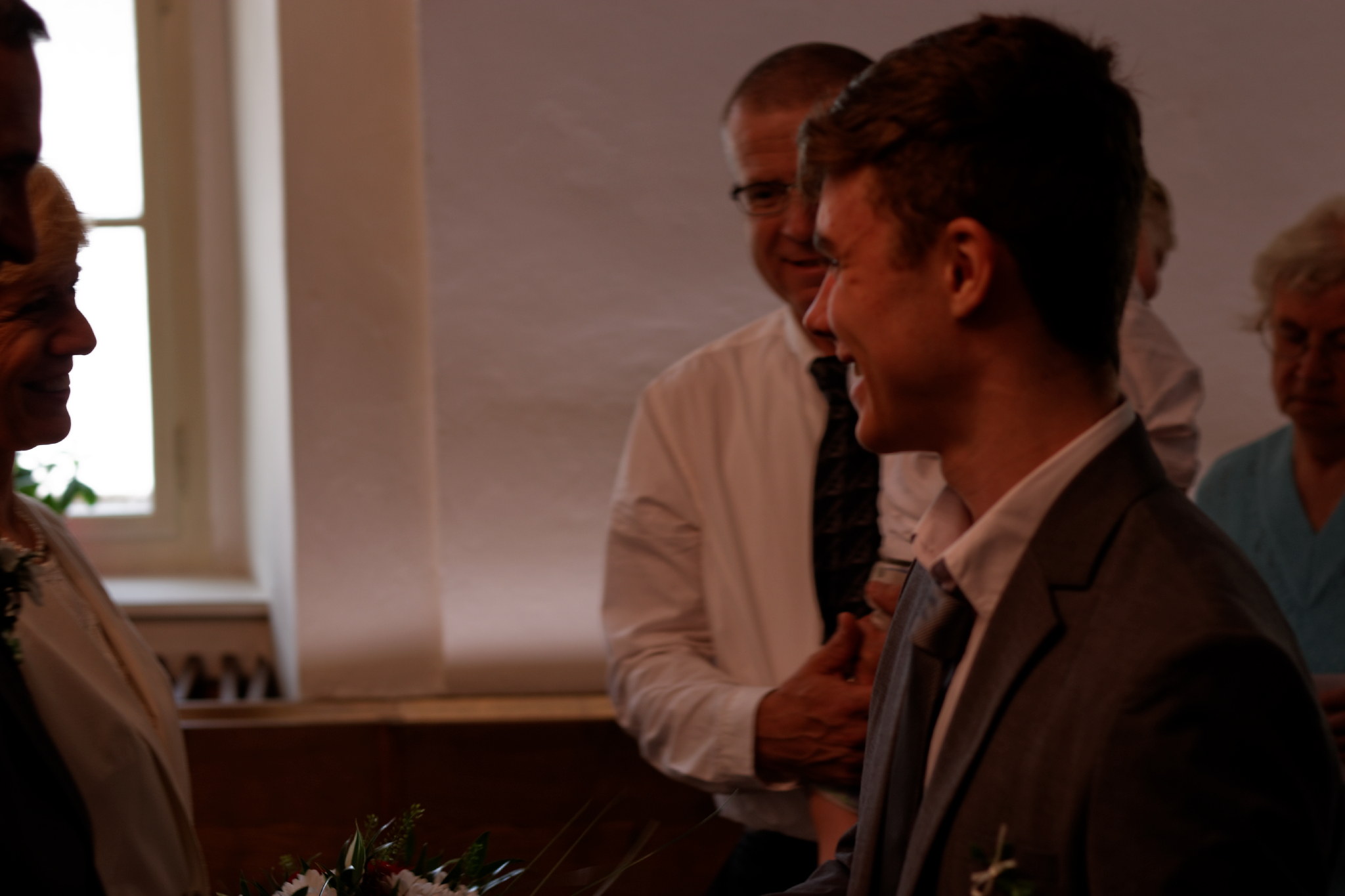 Album image copied from https://lh3.googleusercontent.com/-msg8f_QEY_M/VXznmybXW4I/AAAAAAAC4tk/h5rdQh03PQQAJRGwKfFPNzZ7rM_9Our5wCLABGAYYCw/s0-U-I/IMG_3739_DxO_web.jpg