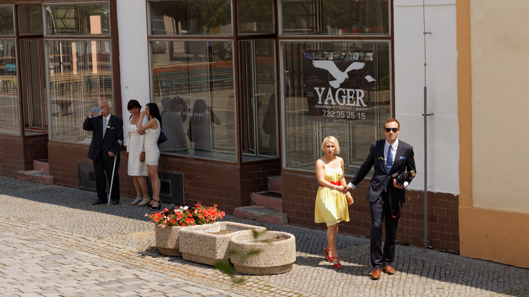 Album image copied from https://lh3.googleusercontent.com/-02r7oO-QZeo/VXzp-HNzfRI/AAAAAAAC4tk/OBQuAzoDV0cfp_TwchaCPY0Ek_j0VJTkgCLABGAYYCw/s0-U-I/IMG_3819_DxO_web.jpg