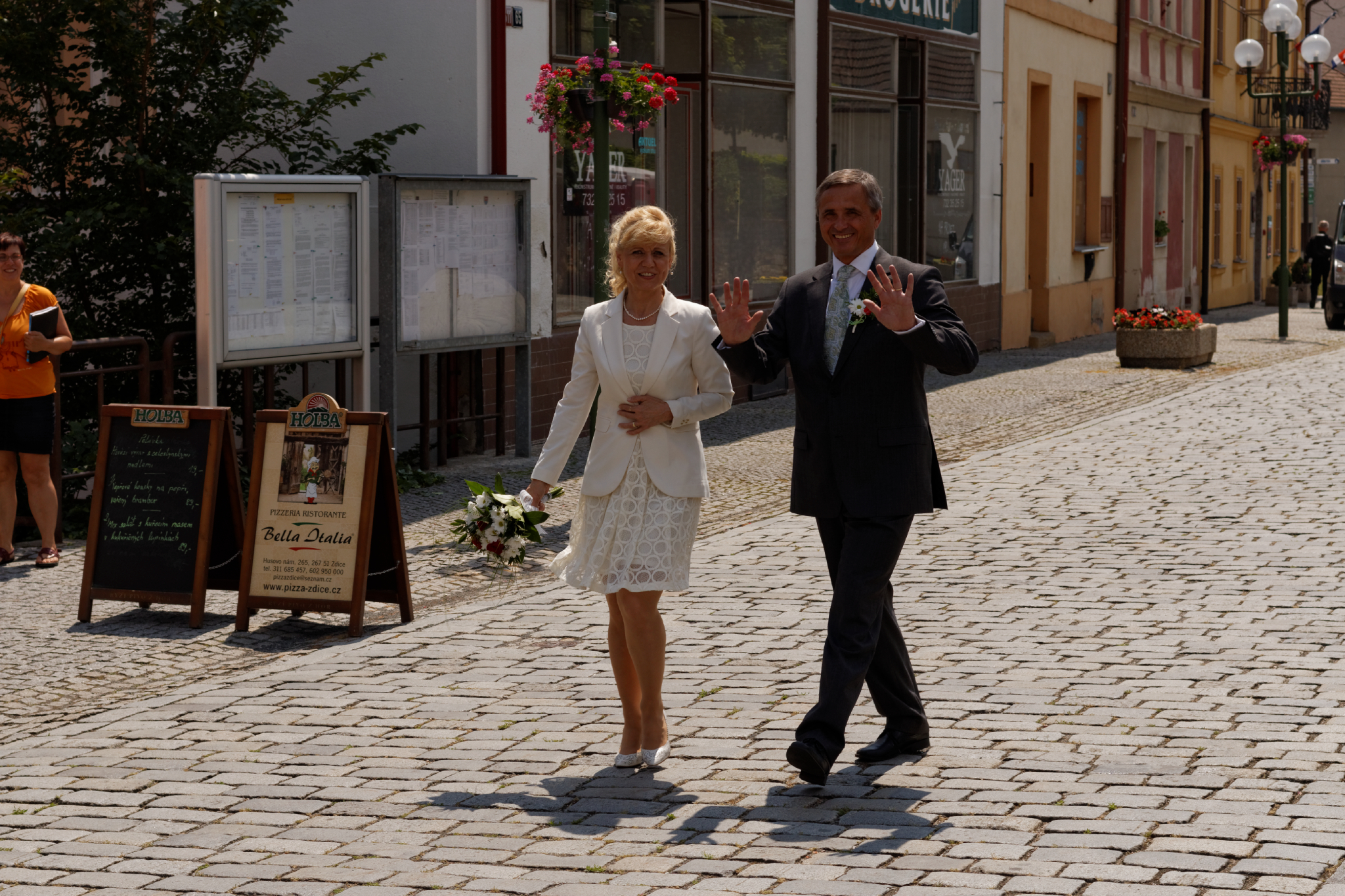 Album image copied from https://lh3.googleusercontent.com/-s21oXsVtmfY/VXzqMw0n0MI/AAAAAAAC4tk/bE0lDjz4LQs3B19PxlSc_IzmUXwNF2ZBQCLABGAYYCw/s0-U-I/IMG_3825_DxO_web.jpg