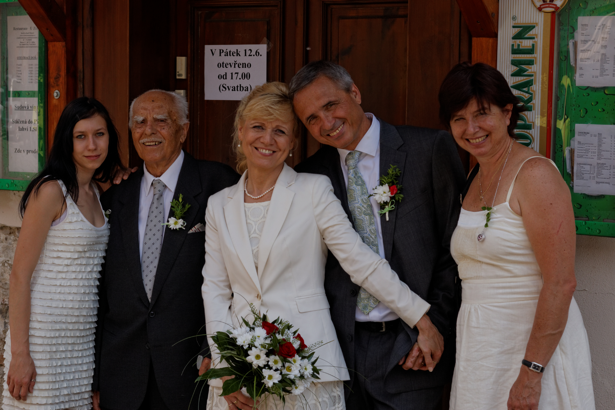 Album image copied from https://lh3.googleusercontent.com/-K1eRfQWDP0M/VXzqvvPe5wI/AAAAAAAC4tk/6O_vZVSfkfU2mfaArzmsRY-TQ3QG0W27wCLABGAYYCw/s0-U-I/IMG_3847_DxO_web.jpg