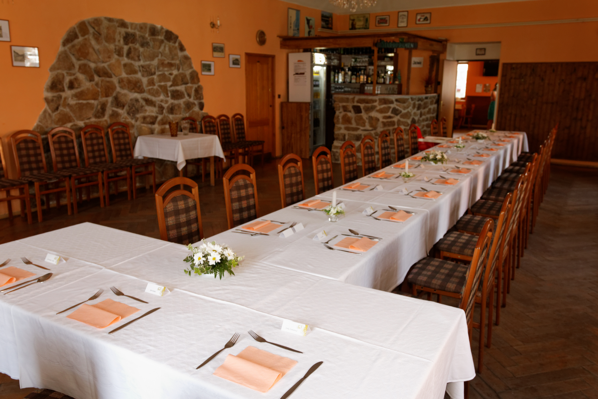 Album image copied from https://lh3.googleusercontent.com/-xr5fW1Z8Nws/VXzq5XW2C6I/AAAAAAAC4tk/wtpOEHx2IFQyc4Q5ieWLm6QwCm2WCsNvQCLABGAYYCw/s0-U-I/IMG_3853_DxO_web.jpg