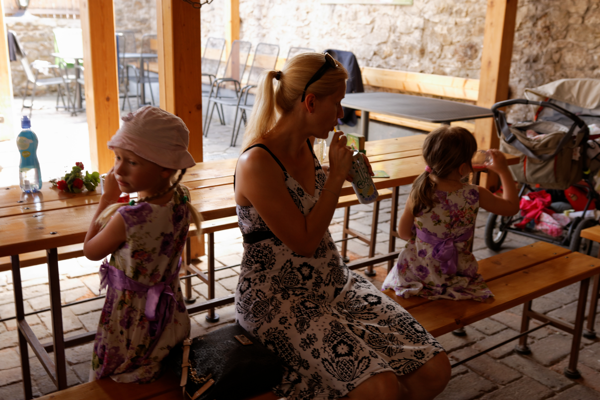 Album image copied from https://lh3.googleusercontent.com/-FzS5MwSY7VU/VXzrK4OAHpI/AAAAAAAC4tk/8gFKThIv0J4tYdRM_fHhp25Eyvd79gKwACLABGAYYCw/s0-U-I/IMG_3860_DxO_web.jpg