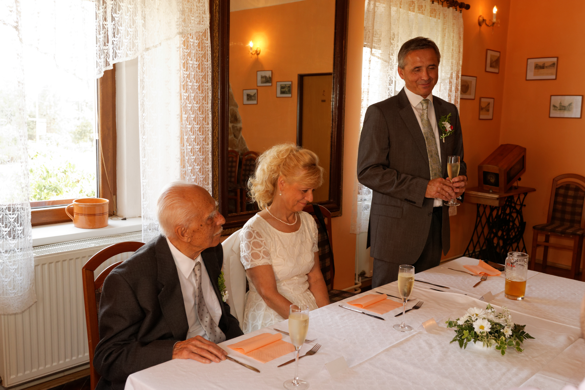 Album image copied from https://lh3.googleusercontent.com/-kRJ7VJhkI2s/VXzriPPBFcI/AAAAAAAC4tk/0ZLQXKea4UcWoMryVxoqEOsGoUOC3rA5ACLABGAYYCw/s0-U-I/IMG_3871_DxO_web.jpg