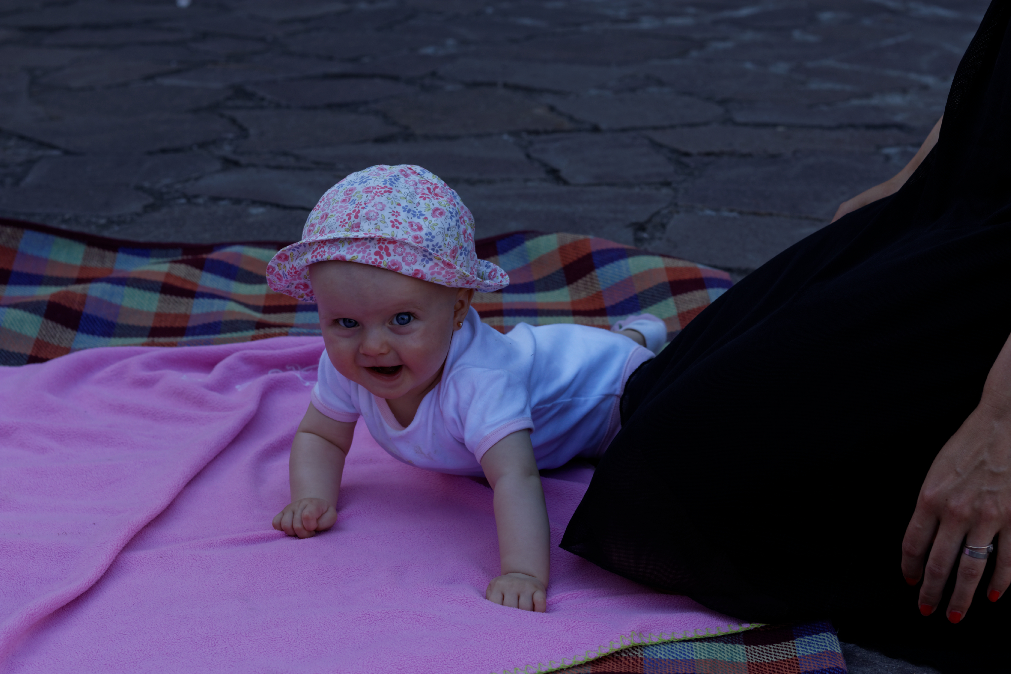 Album image copied from https://lh3.googleusercontent.com/-YFTRAhj38dU/VXzw3LwML8I/AAAAAAAC4tk/zLlBDMIeS983a3aHd2hXx-AZArfFQBGSACLABGAYYCw/s0-U-I/IMG_4075_DxO_web.jpg