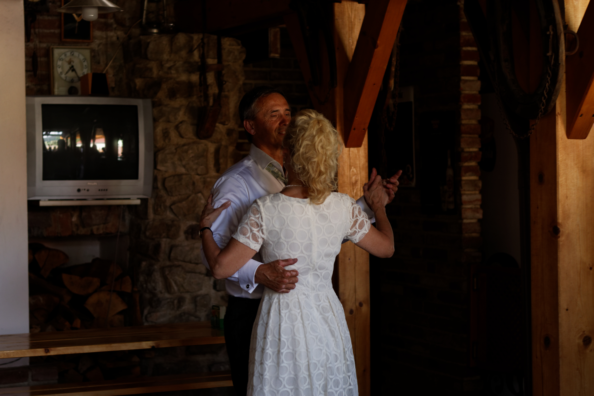 Album image copied from https://lh3.googleusercontent.com/-udu7ArNaAIY/VXzyIAg-HeI/AAAAAAAC4tk/aVXz1U4B9k8-qhcakX9S10f15FcrbDwMgCLABGAYYCw/s0-U-I/IMG_4126_DxO_web.jpg