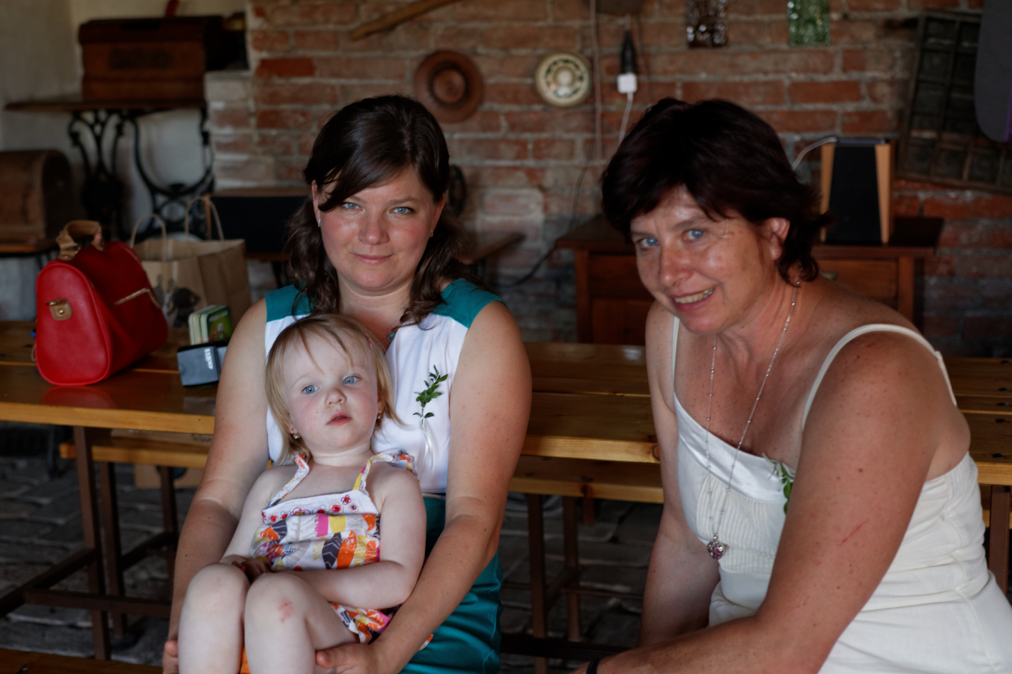 Album image copied from https://lh3.googleusercontent.com/-l07RdQLdvNs/VXzzsd_Y-lI/AAAAAAAC4tk/-BlhWIeHtJkabTDeZuQPpc46D6Jf3NEXwCLABGAYYCw/s0-U-I/IMG_4202_DxO_web.jpg