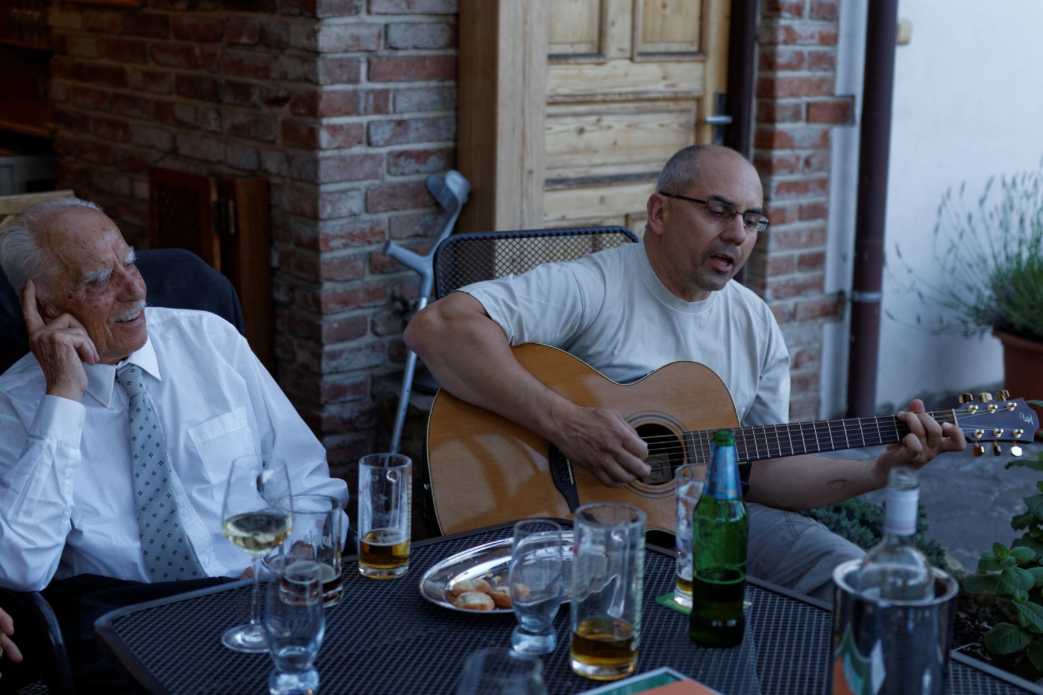 Album image copied from https://lh3.googleusercontent.com/-lizVxEMJwTk/VXzzyWdOQNI/AAAAAAAC4tk/EFmDFoGg_V4ladyx7b2xNvYHUM5bJZY1QCLABGAYYCw/s0-U-I/IMG_4204_DxO_web.jpg