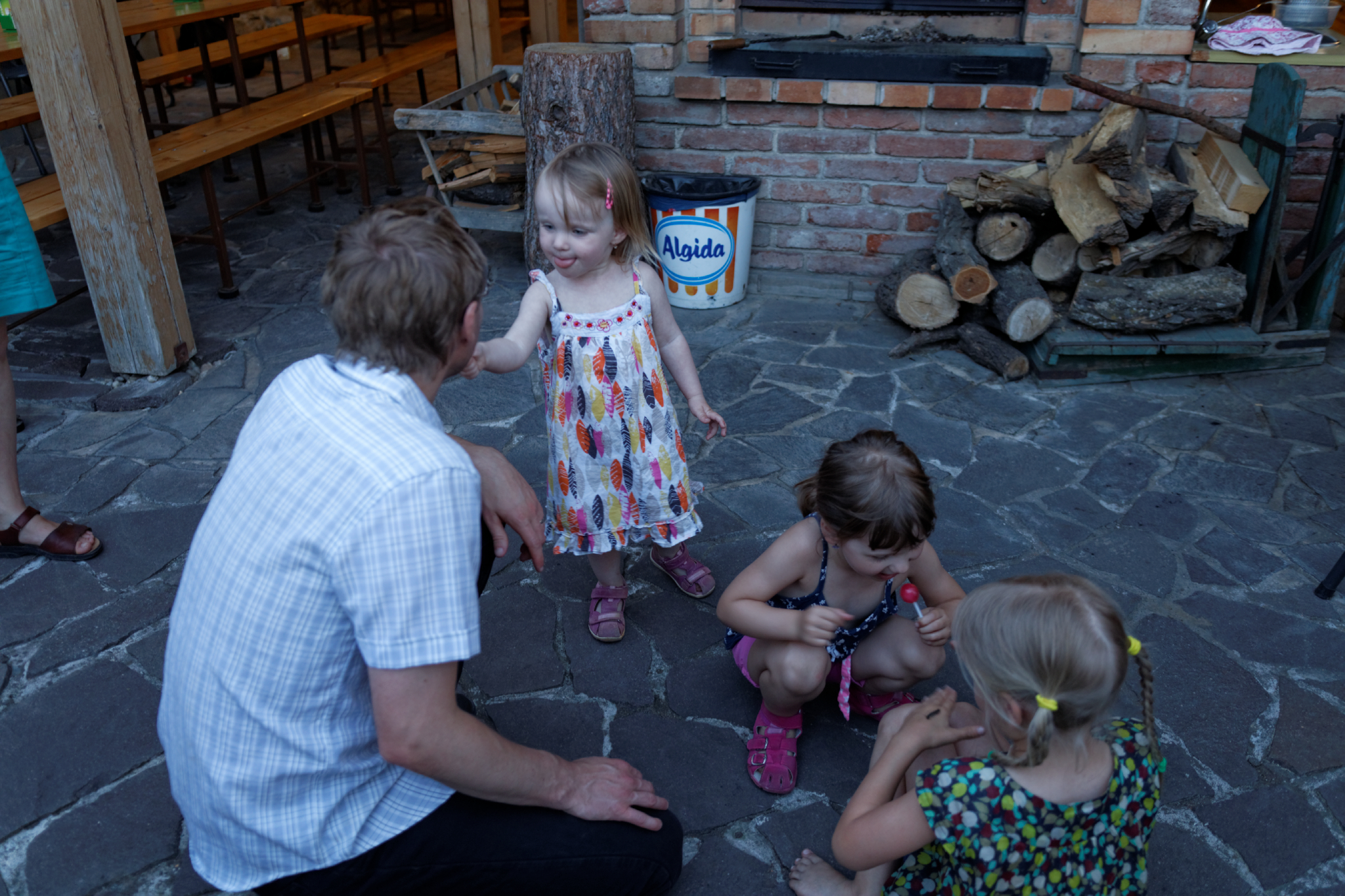 Album image copied from https://lh3.googleusercontent.com/-VymgNdpU3vI/VXz1niGVn7I/AAAAAAAC4tk/wb18QEWd7lsWYi_2hdoFg4tdZWdYoIXwACLABGAYYCw/s0-U-I/IMG_4260_DxO_web.jpg