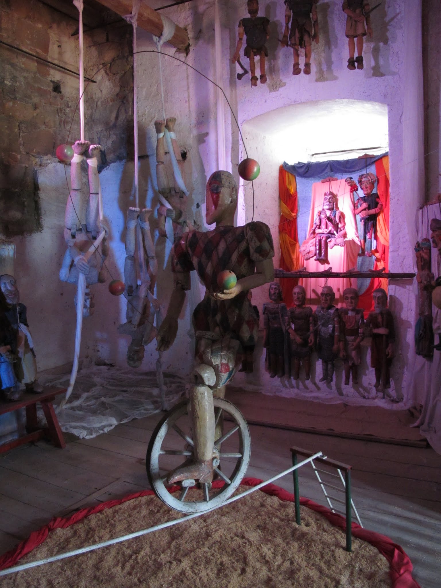 Album image copied from https://lh3.googleusercontent.com/-kcA-foP74EA/VYvah88KPqI/AAAAAAABfkk/d2kgrJafH9Exjbjg9iOeWGZ50gK5EgpcQCLABGAYYCw/s0-U-I/IMG_5721.JPG