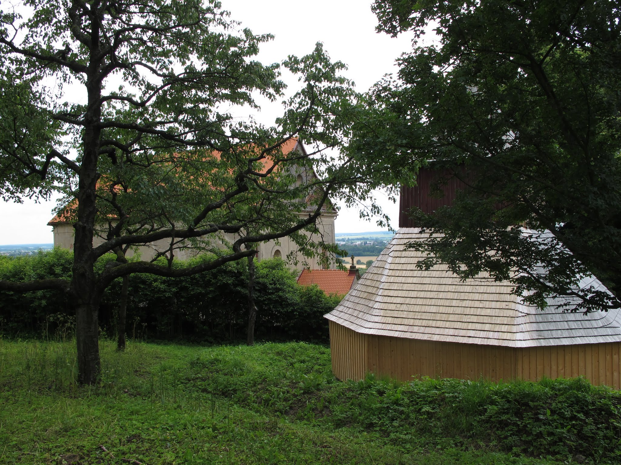 Album image copied from https://lh3.googleusercontent.com/-jEDESHHrs_4/VYvbXM5lWCI/AAAAAAABfq4/5uwsFixg5NoeN0MNS5vrvWikjfVE-eeKwCLABGAYYCw/s0-U-I/IMG_5761.JPG