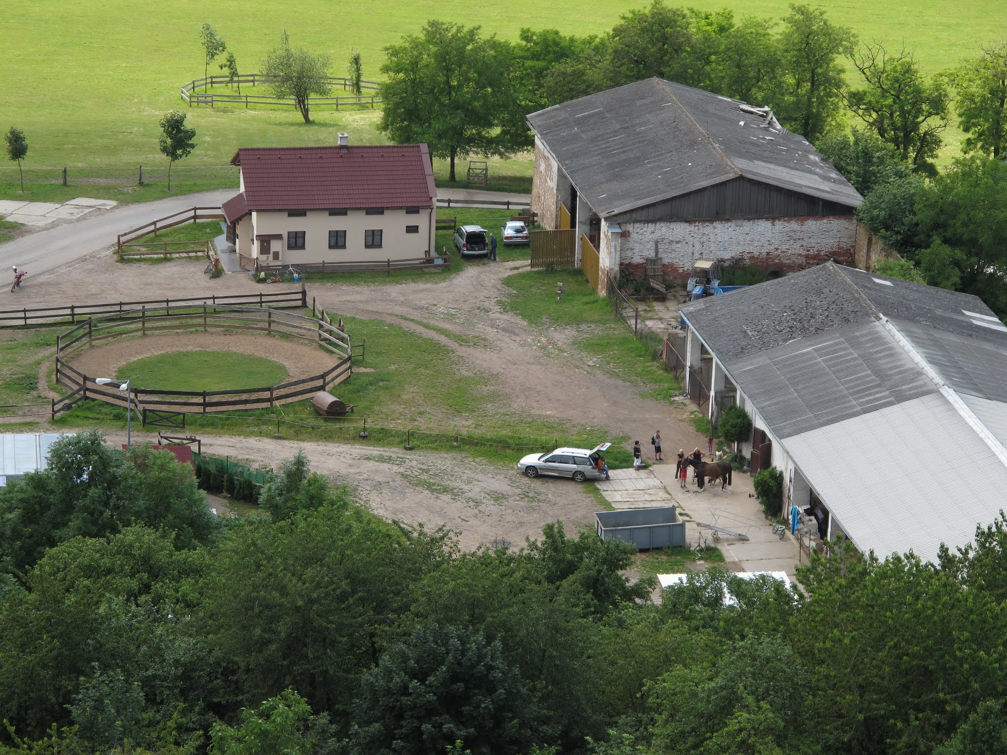 Album image copied from https://lh3.googleusercontent.com/-HQBRcqz9kQk/VYvbhubIFmI/AAAAAAABfsQ/Vcr8n50KZFccm-Io77ypLdN2RIYmvx-YgCLABGAYYCw/s0-U-I/IMG_5808.JPG