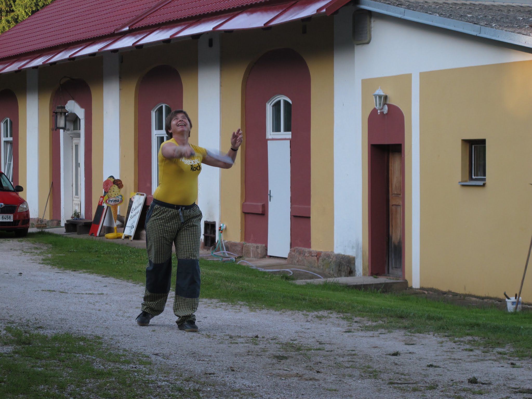 Album image copied from https://lh3.googleusercontent.com/-iONJhMH-LiY/VYvdFbsXRmI/AAAAAAABft8/5sSGrxG-Hd8gJ2ishvhYGrMiGmzeS3-DgCLABGAYYCw/s0-U-I/IMG_5820.JPG