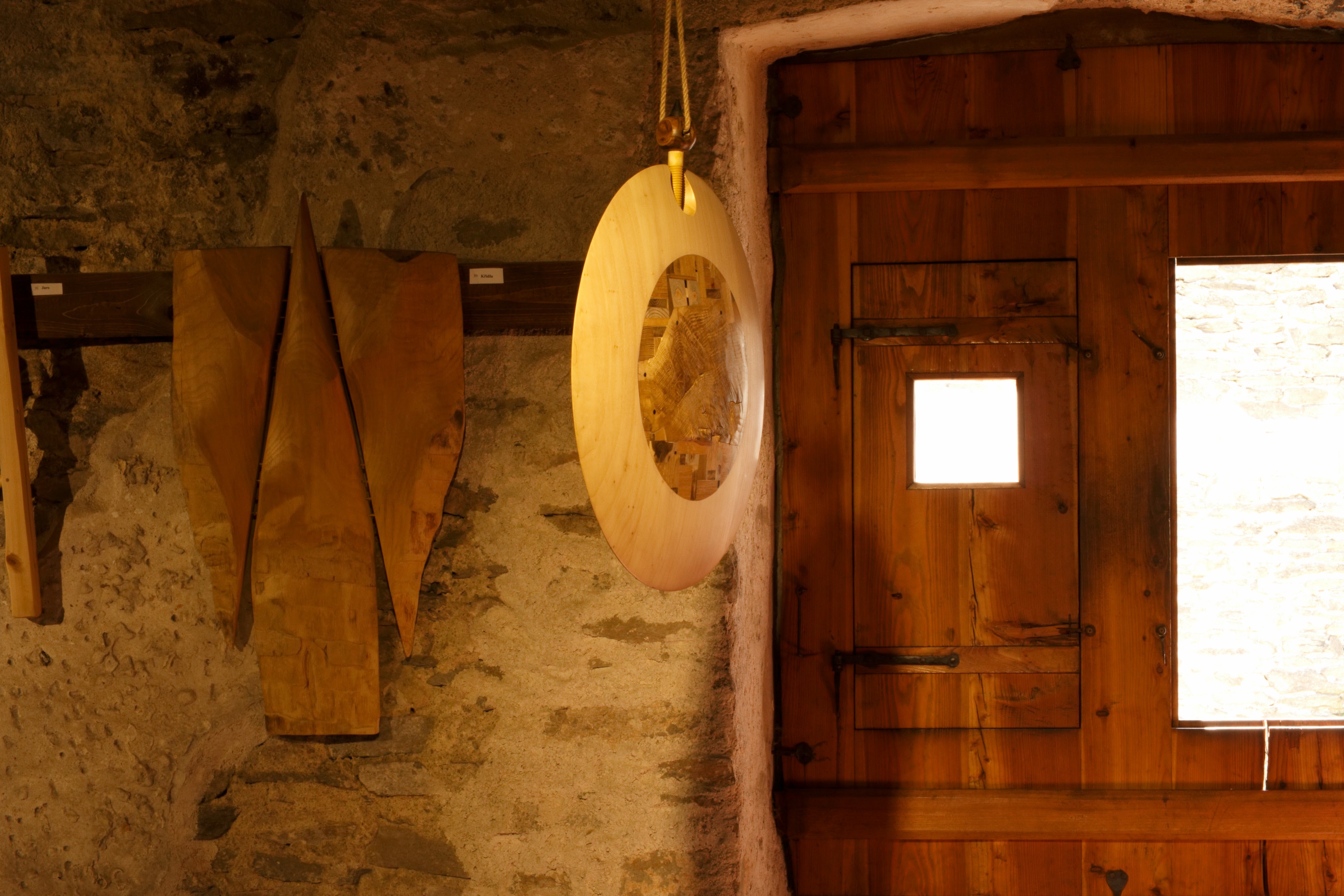 Album image copied from https://lh3.googleusercontent.com/-RPMyH8AA3IY/Vem9GFlGzTI/AAAAAAACSiA/DdzJA-KT-Oc7oMFoPRfH43kKvuSEGHYngCJoC/w4897-h3264/IMG_5881.CR2