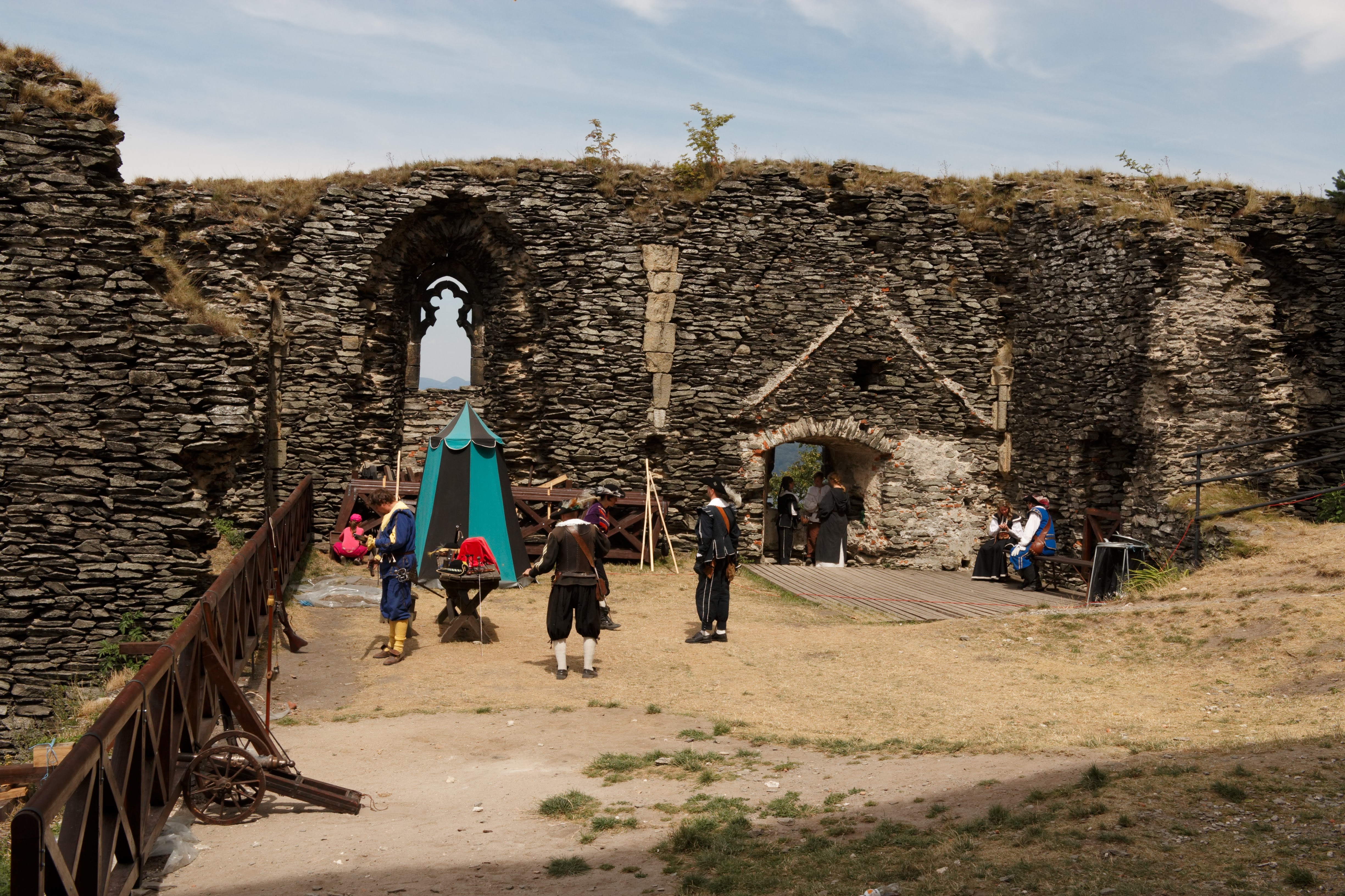 Album image copied from https://lh3.googleusercontent.com/-wNQWDELmOrc/Vem9GMhJRAI/AAAAAAAC3IY/-HLFsMTCZQoHbMP7UinWnWz8-3Za2AZ8ACJoC/w4897-h3264/IMG_5947.CR2