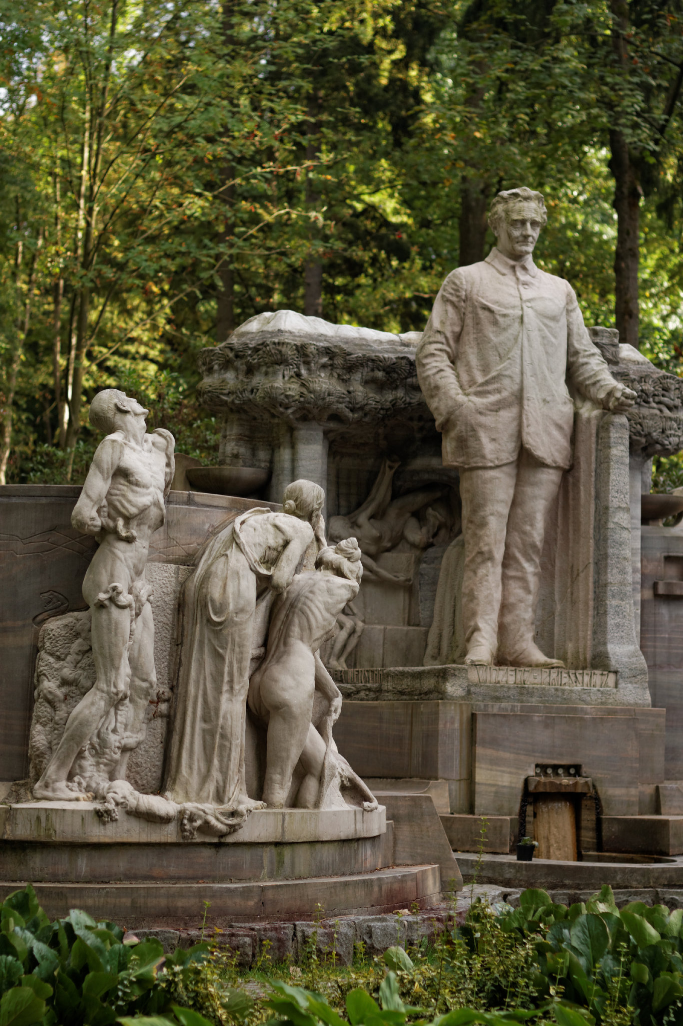 Album image copied from https://lh3.googleusercontent.com/-uIxapucnEBo/VhQizj-QZuI/AAAAAAAB6_k/2n9N1r3Ioj0Fc3qmF99WmqFwMLi9CpgywCLABGAYYCw/s0-U-I/IMG_6768_DxO_web.jpg